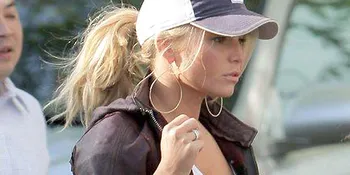 Jessica Simpson Habiskan Rp250 Juta Untuk Sekali Make-Up