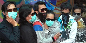 Kuburan Tampil 'Mencekam' di Subang