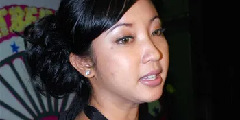 Gara-Gara Bakiak, Kaki Reni Sutiyoso Terkilir