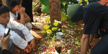 Dua Gelas Kopi 'Dikirim' Untuk Mbah Surip