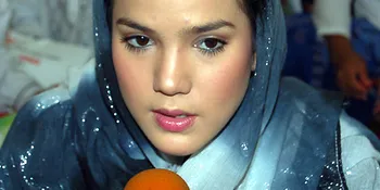 Sama-Sama Melayat, Alice - Riri Jarang Ketemu