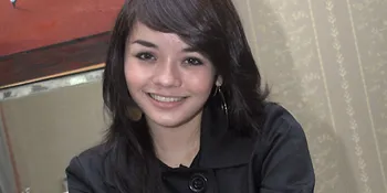 Gita Sinaga Dalami Strategi Dunia Musik