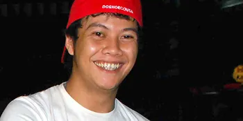 Rambah Bisnis, Anda Bonus Band Gaet Peramal Kartu Tarot