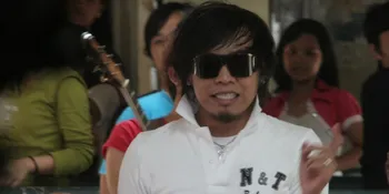 Ian Kasela Rayakan Ultah Sebelum Pulang Kampung