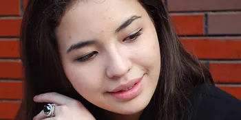 Manohara 'Bergerilya' ke Kolong Jembatan