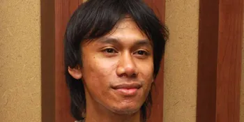 Eross Majukan Pernikahan Demi Ibu Mertua