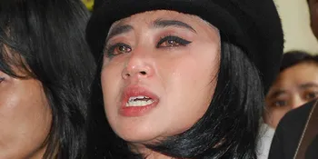Dewi Perssik Digugat Cerai Tanpa Alasan Jelas?