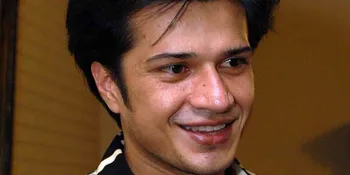 Usai Pelantikan Primus Yustisio Dikerubuti Perempuan