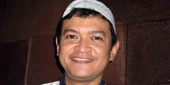 Hedi Yunus Koleksi Puluhan Batik