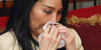 Mantan Istri Ferry Irawan Jadi Target Polisi