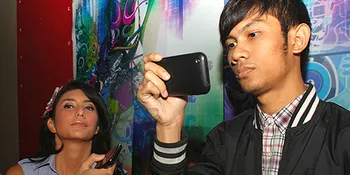 Dendam, Tria Changcuters Abadikan Wartawan Via BB