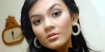 Donna Amelia Tak Bisa Menahan Diri Untuk Berakting