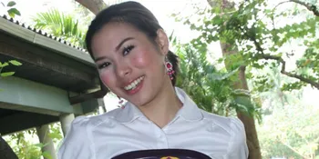 Anya Dwinov, Tak Malu Meski Telat Kuliah