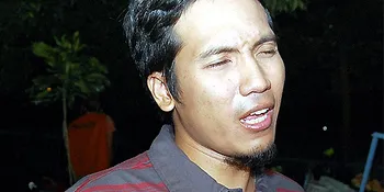 Jadi Sutradara, Desta Club Eighties Pusing