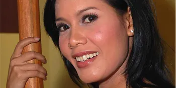 Christie Chasslam Cari Uang di Perancis