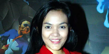 Donna Amelia Dekati Anang Hermansyah