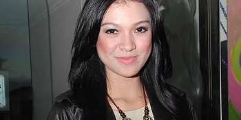 Delia Jadi 'Mami' di Ecoutez