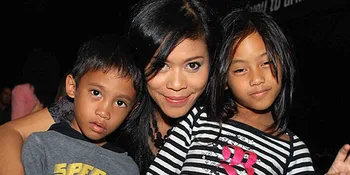Kikan Cokelat Biasakan Anak Nonton Konser