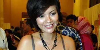 Aline Adita, Tak Kapok Jalani Pacaran Jarak Jauh