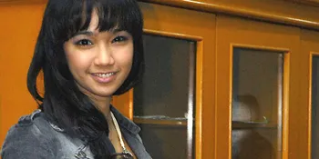 Bentuk Hammers Gank, Intan Ayu Tiru The Ting Tings?