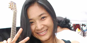Happy Salma Kritik Pejabat