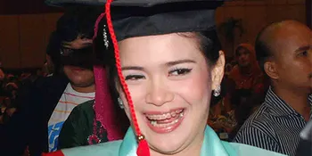 Diwisuda, Shezy Idris Bangga
