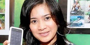 Ikke Nurjanah Pilih iPhone, Tak Tertarik Twitter