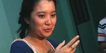 Marcella Tertawakan Gosip Anang