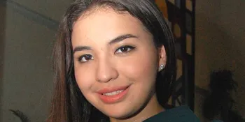 Manohara Berdemo di Bunderan HI