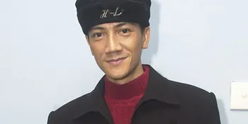 D Alfa Tak Sekedar Gandeng Hendri Lamiri