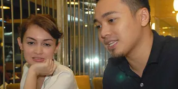 Tahun Baru Rianti Cartwright Temani Pacar Nyanyi