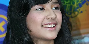 2010, Mikha Tambayong Kejar Ranking di Sekolah