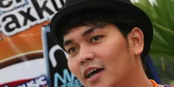 Indra Bekti, Hibur Penonton di Arena Snow Bay