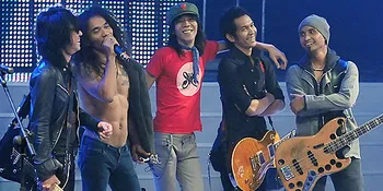 Slank Rayakan Ultah di Bandung