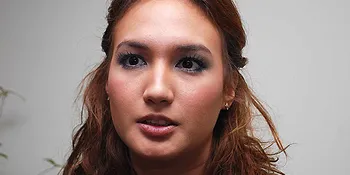 Ketahuan Jalan Bareng Pacar, Nadine Ogah Wawancara