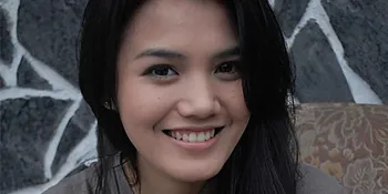 Herfiza Novianti Jadi Linglung Gara-Gara BlackBerry