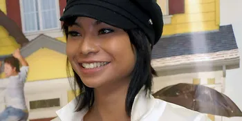 Shareefa Daanish Suka Belanja Barang Bekas