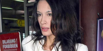 Rebecca Pulang ke Belanda