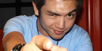 Nicky Tirta Kian Meledak-Ledak