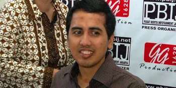 Gugun Gondrong Terapi Putari Lapangan Bola 4 kali