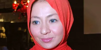 Sarah Vi Hobi Menulis