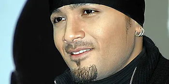 Romy Rafael Rilis Buku Hypnotherapy