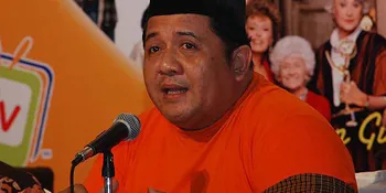 Demi 'LENONG RUMPI,' Harry DeFretes Pertahankan Perut Besarnya