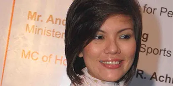 Aline Adita Sibuk Stripping dan Main Film