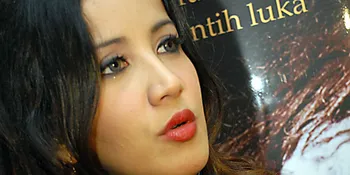 Andi Soraya Bantah Rebutan Peran Utama