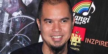 Ahmad Dhani: Plontos Lebih Asyik