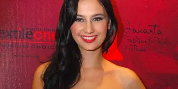 Marisa: Pacar Nomor Dua, Sepatu Nomor Satu