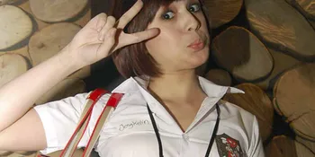 Nycta Gina Pilih Dokter dan Jeng Kellin