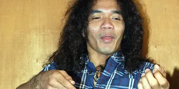 Kaka Slank Terharu Dapat Kado Dari Anak