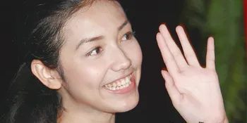 Velove Vexia Pilih Rayakan Ultah Bersama Crew